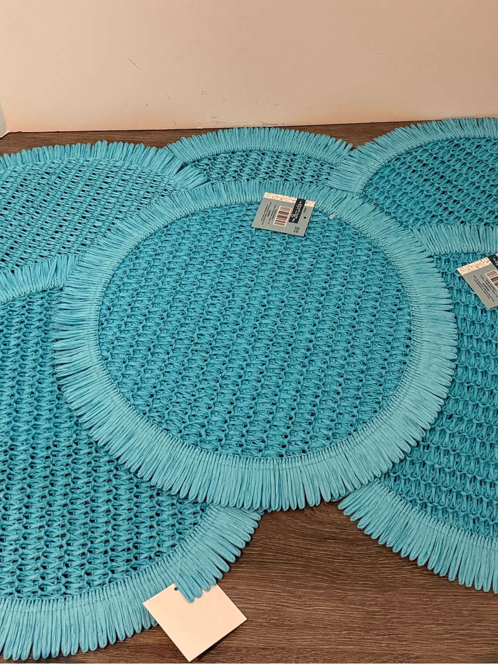 Pretty Turquoise Round Woven Fringe Edge Placemats- Set of 6- NWT - Picture 2 of 3